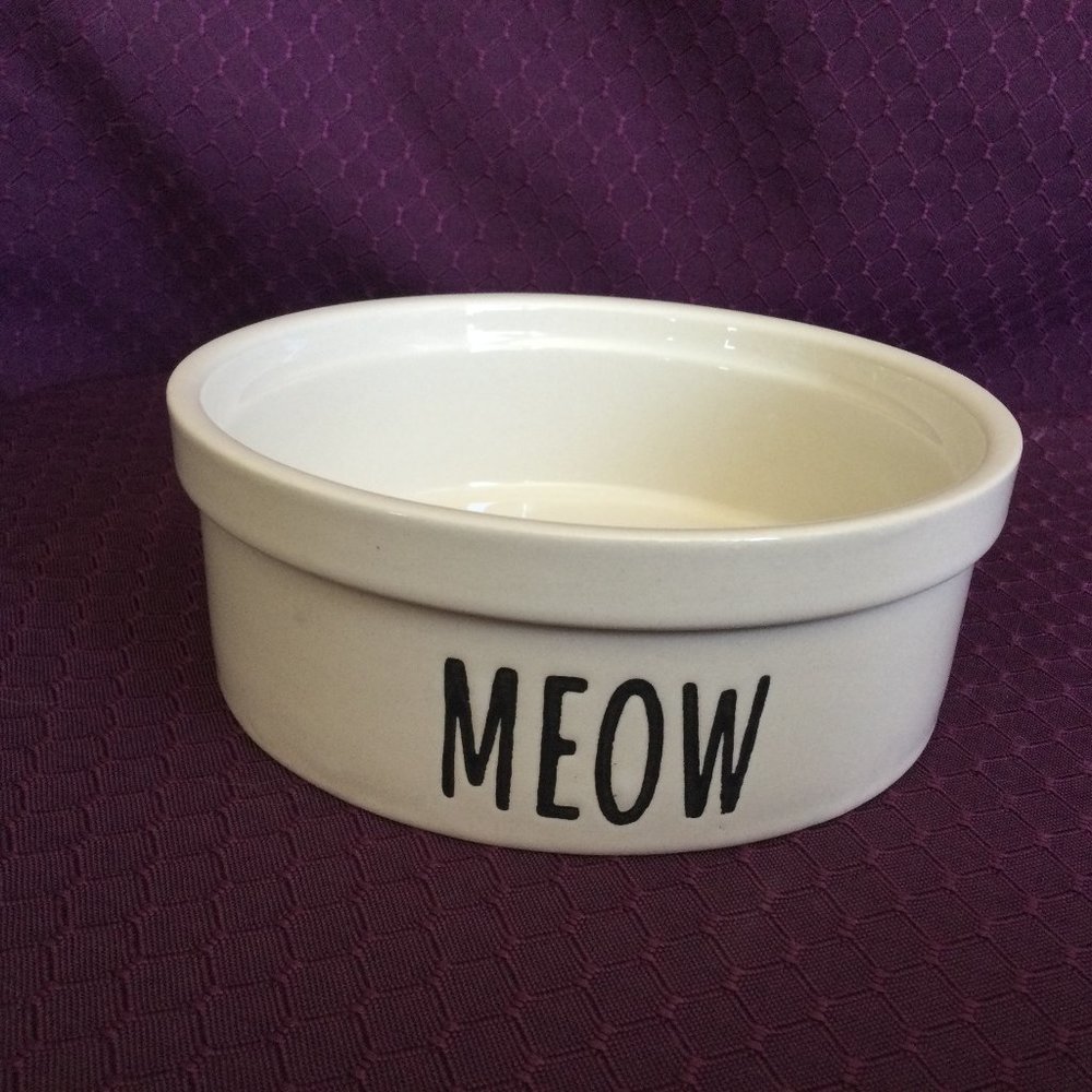Petrageous Designs Stoneware Cat Bowl Meow New 2 Cups
